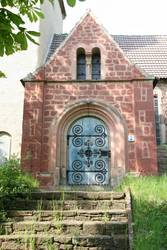 Kirche  Eingang Dößel 002.jpg